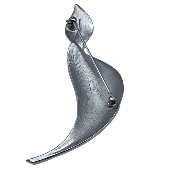 Vintage crown Trifari curved feather leaf brooch - Picture 2 of 9